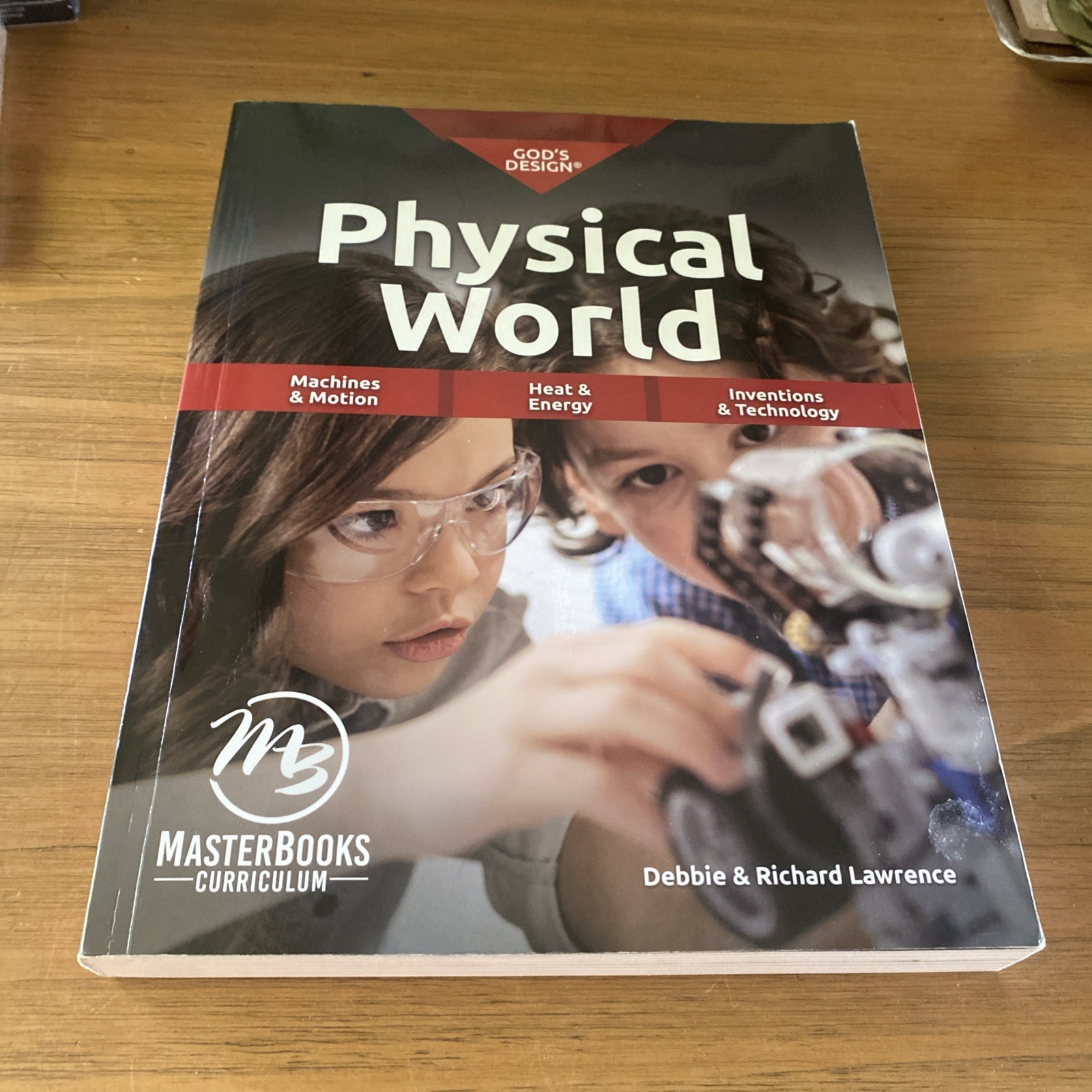 Christian Homeschool God&rsquo;s Design for the Physical World Activity Book Grade 3-8