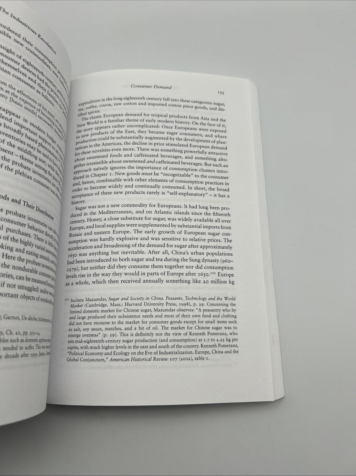 The Industrious Revolution : Consumer Behavior & the Household by Jan de Vries