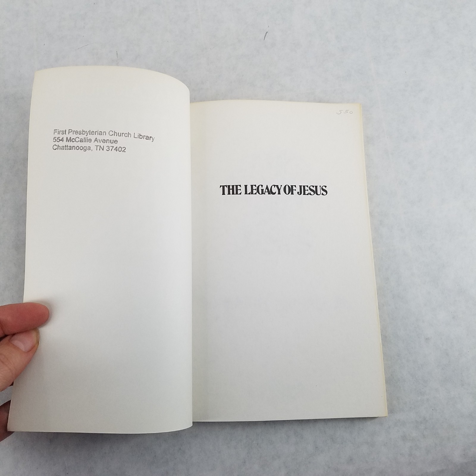 The Legacy of Jesus – 1986 Softcover by John MacArthur Jr. NO TEXT MARKS!