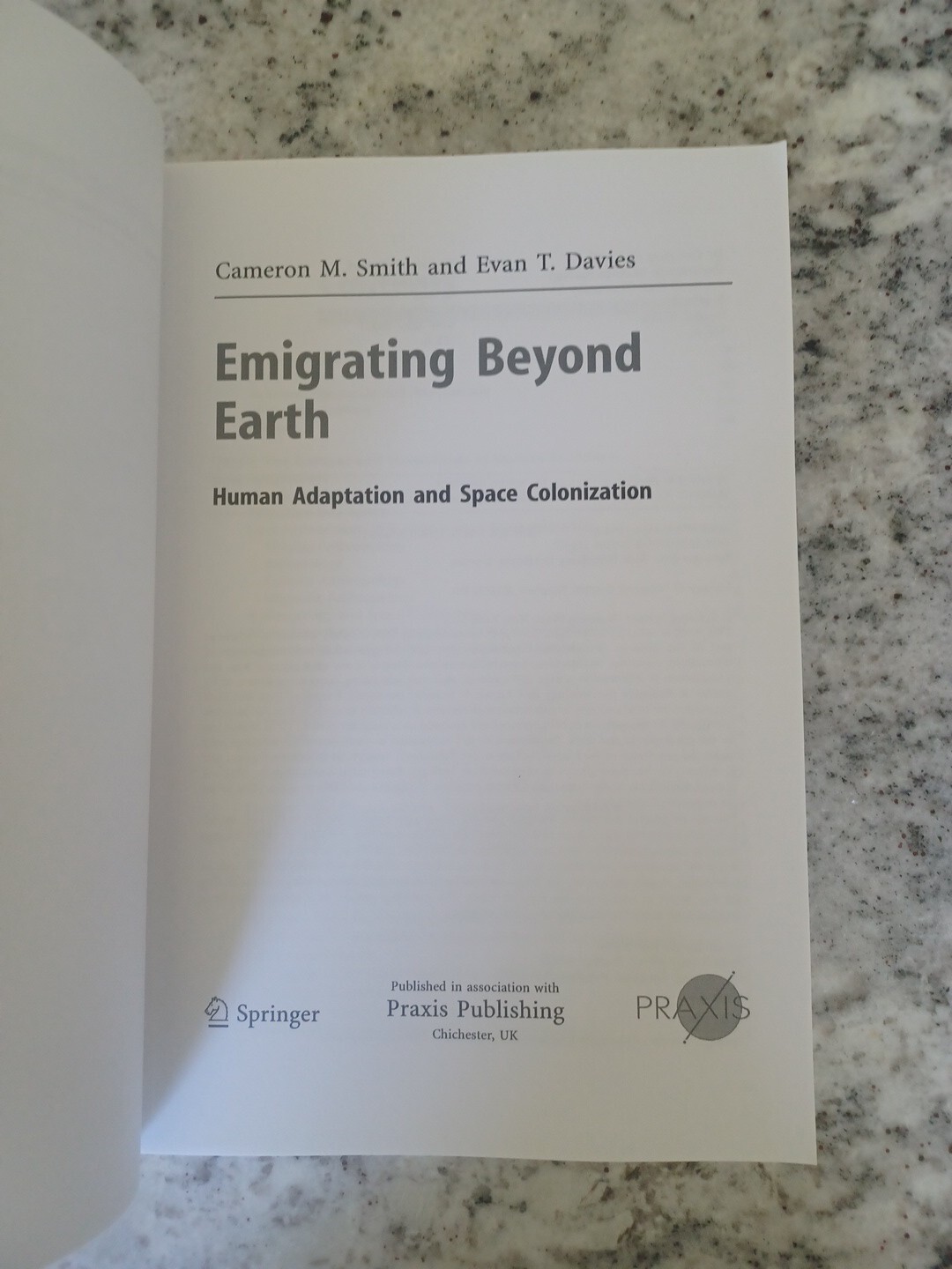 Emigrating Beyond Earth: Human Adapta… by Davies, Evan T. Paperback / softback