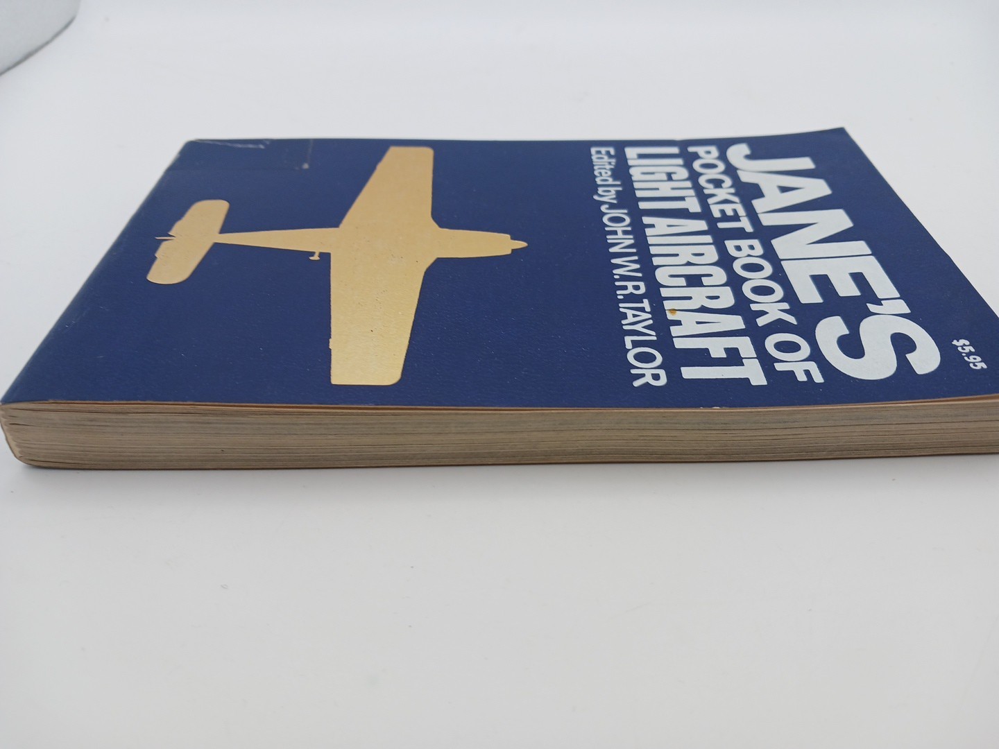 Jane&rsquo;s Pocket Book of Light Aircraft by John W R Taylor Collier Books 1986 USA