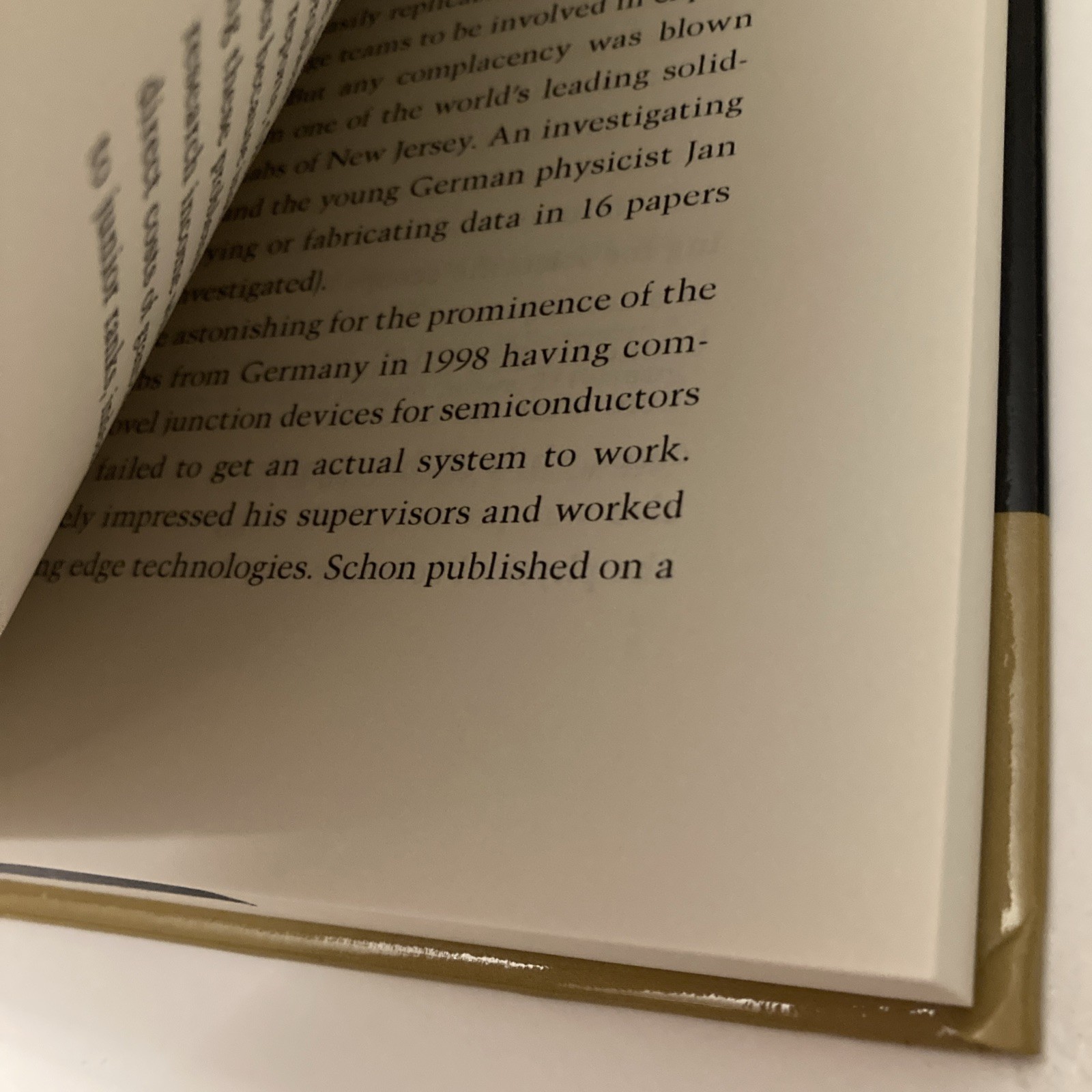 Communicating Science Professional, Popular, Literary Nicholas Russell Hardcover
