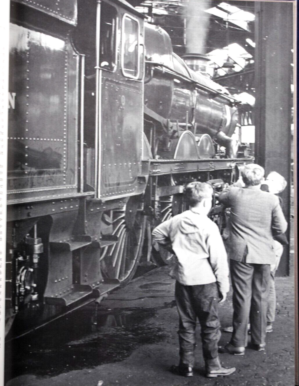 GREAT RAILWAYS PHOTOGRAPS in The British Isles By ERIC TREACY 216 Pages HB VGC