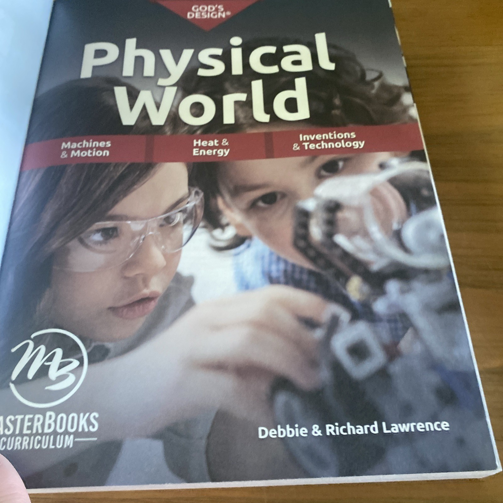 Christian Homeschool God&rsquo;s Design for the Physical World Activity Book Grade 3-8