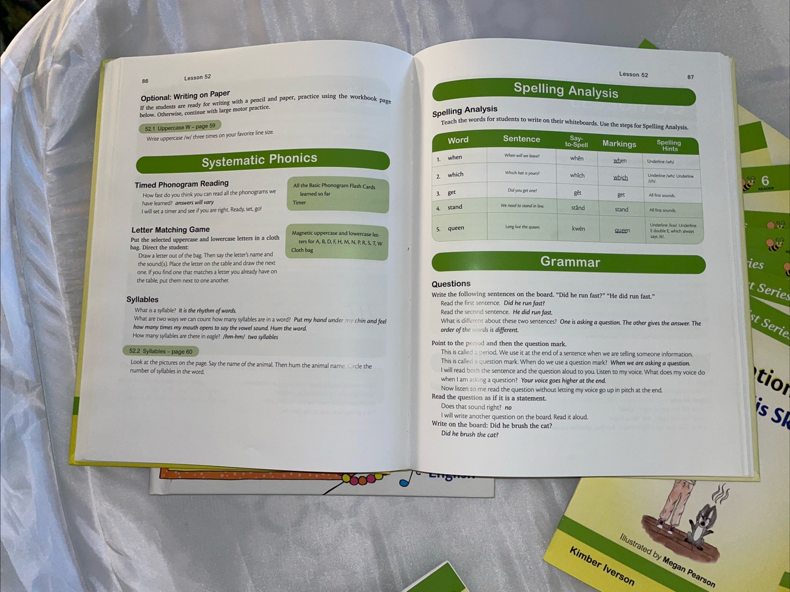 Set Of Logic of English Foundations B Teacher&rsquo;s Manual, Book & 16 Readers -Eide