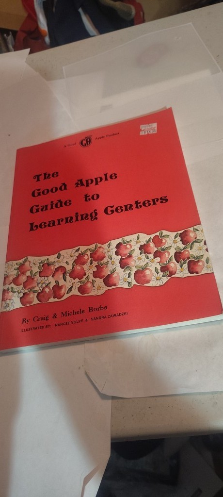 Good Apple Guide to Learning Centers book 1978 Michele Borba