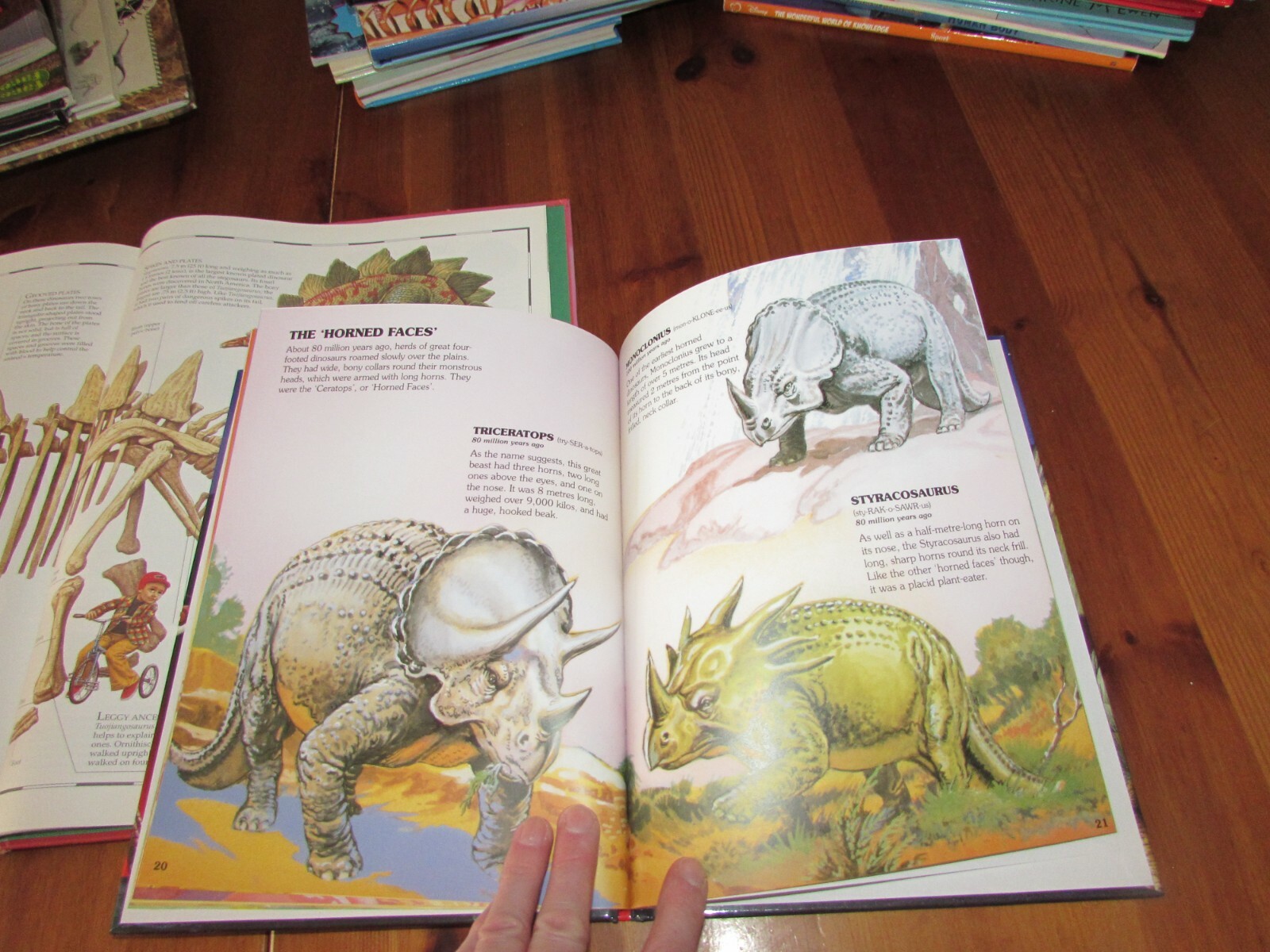 small bundle of 2 great children&rsquo;s books – DINOSAUR ATLAS & DINO DISCOVERY