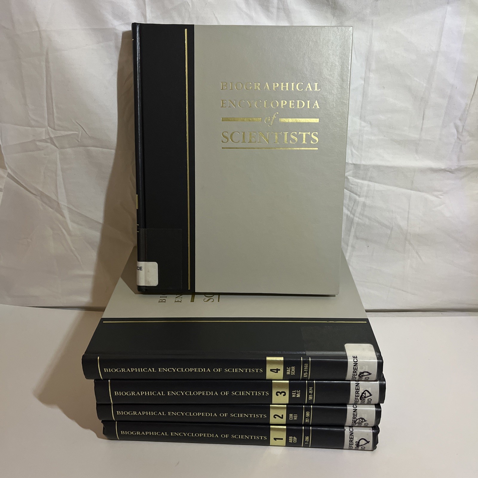 BIOGRAPHICAL ENCYCLOPEDIA OF SCIENTISTS Marshall Cavendish Olson 5 Volume SET 1s