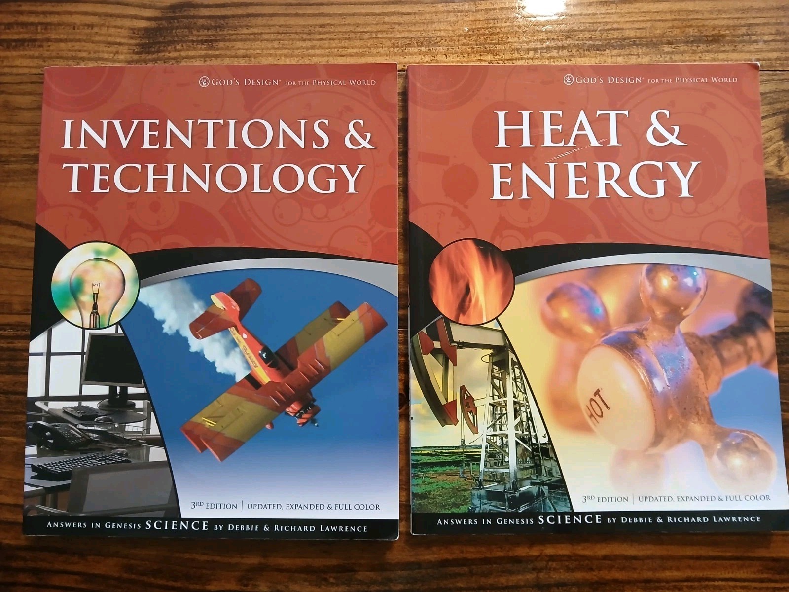Answers in Genesis God&rsquo;s Design For The Physical World 2 Book Bundle