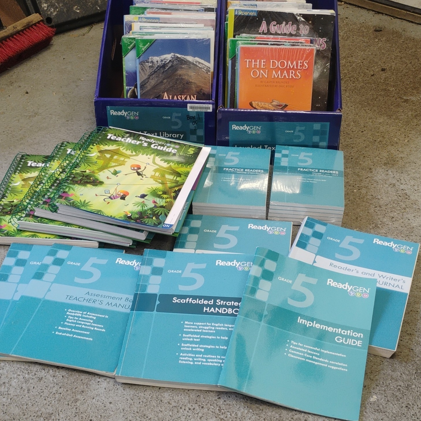 Pearson ReadyGEN Grade 5 Teacher&rsquo;s Edition Guide & Leveled Text Library Set