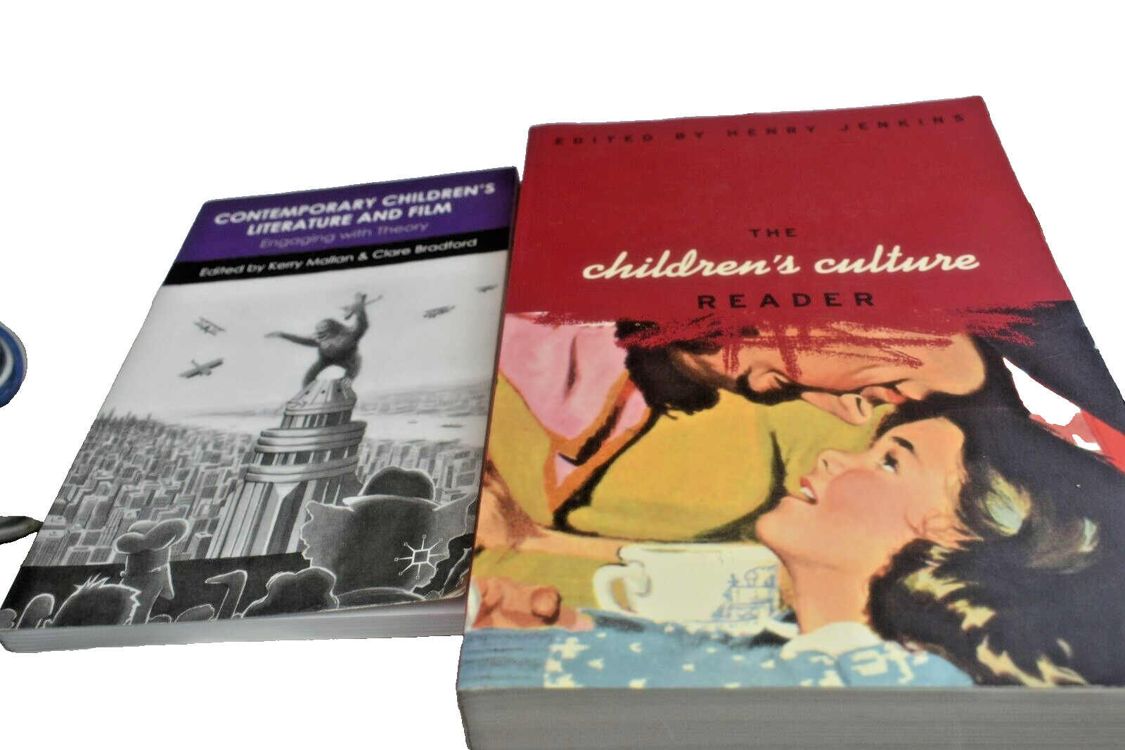 Contemporary Children&rsquo;s Literature and Film & children&rsquo;s Culture reader(2 Books)
