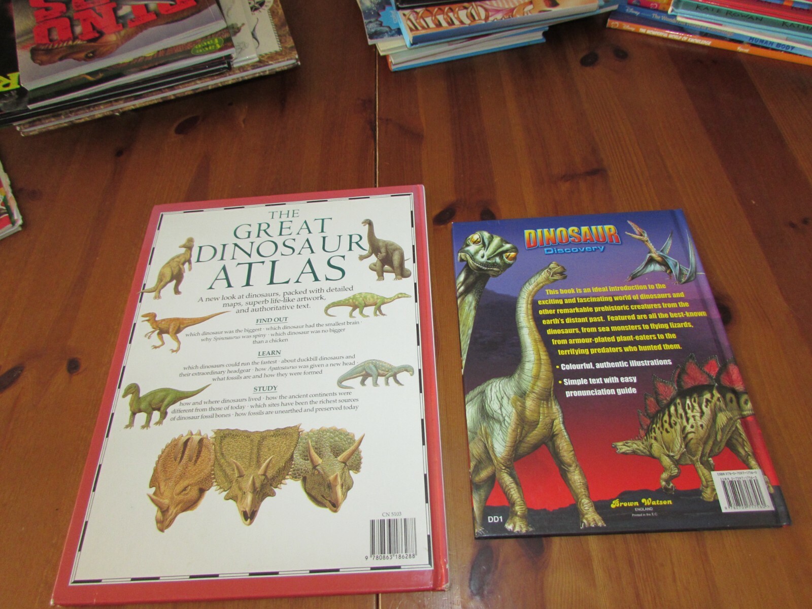 small bundle of 2 great children&rsquo;s books – DINOSAUR ATLAS & DINO DISCOVERY