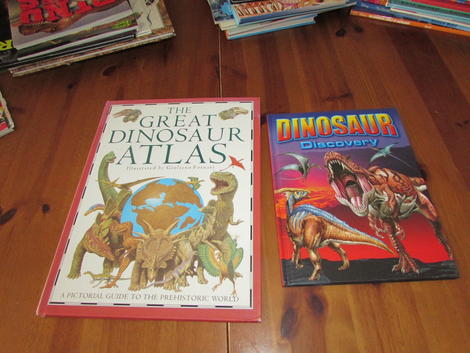 small bundle of 2 great children&rsquo;s books – DINOSAUR ATLAS & DINO DISCOVERY